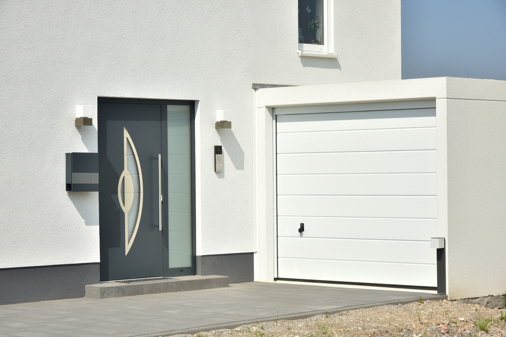 The Appeal of Traditional Steel Garage Doors